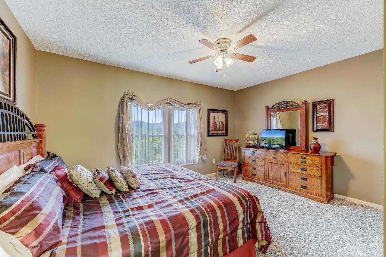 Smoky Mountain Dream Whispering Pines 641 Pigeon Forge
