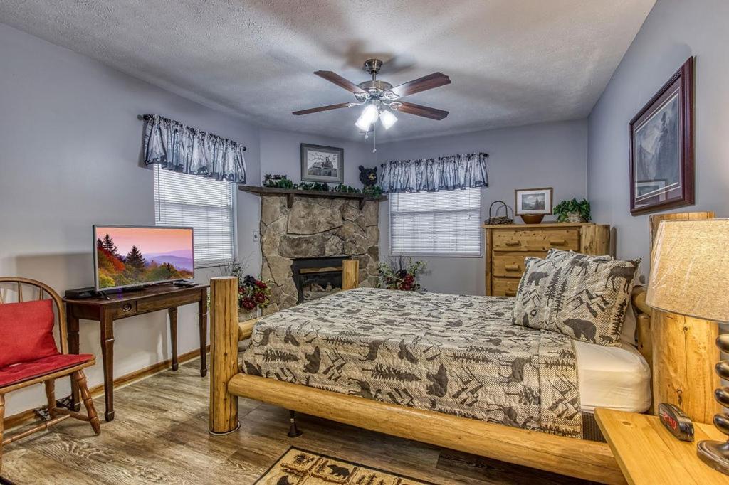 Adalynn's Mountain Retreat-hot Tub, 1089 Of Free Tickets For Each Paid Day, Dollywood And More!
