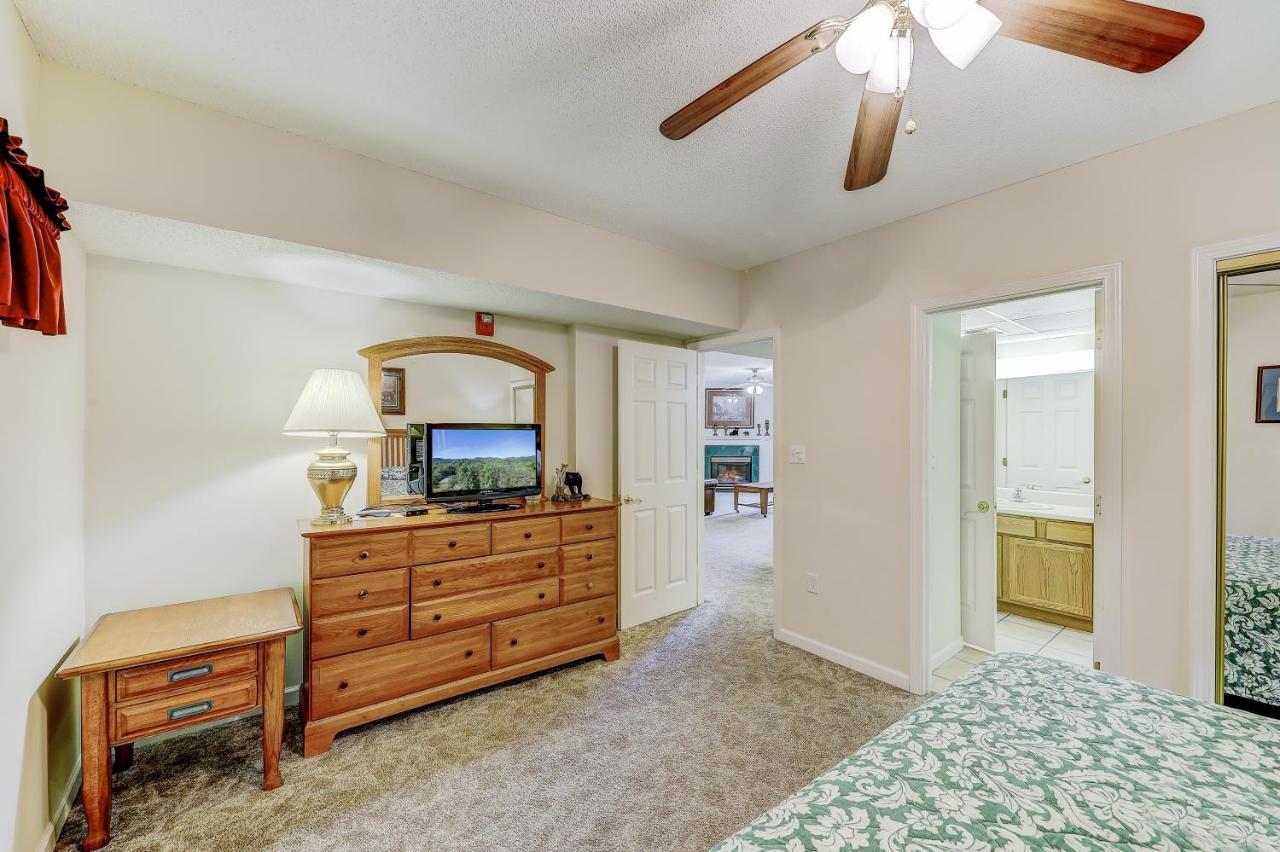 Greenbrier Getaway Whispering Pines 524 Apartment *