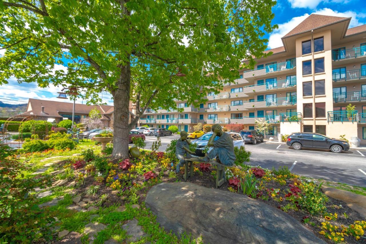 Arbors At Island Landing & Hotel