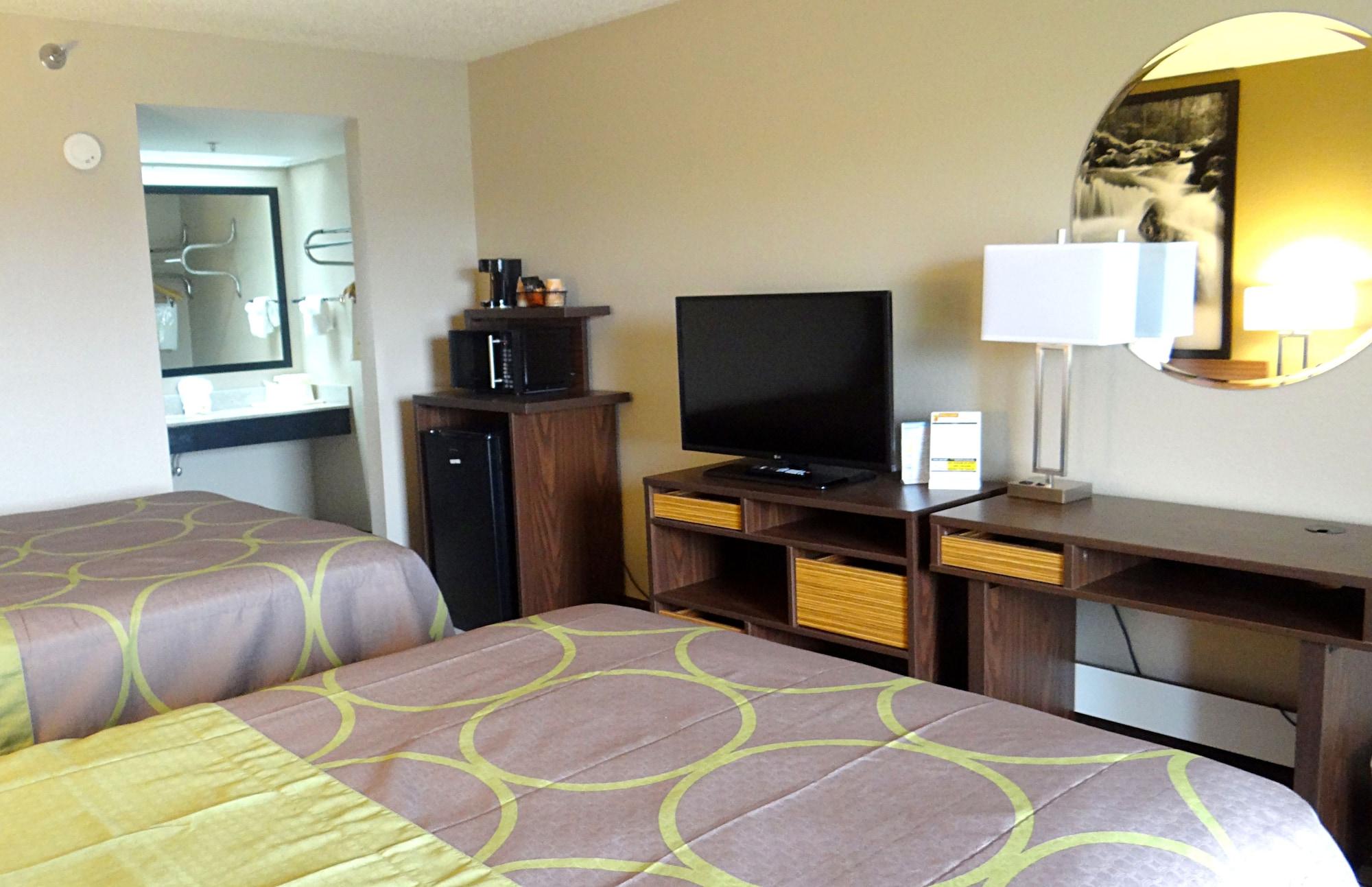 Super 8 By Wyndham Pigeon Forge-emert St Hotel