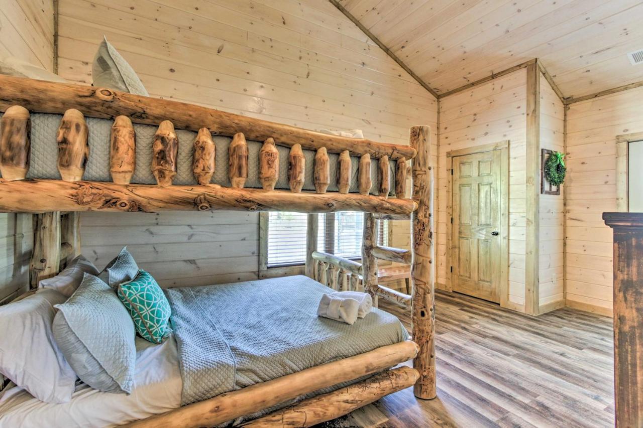Holiday home 'madison Bear Garden' 7bdr W/hot Tub + Pool Access *