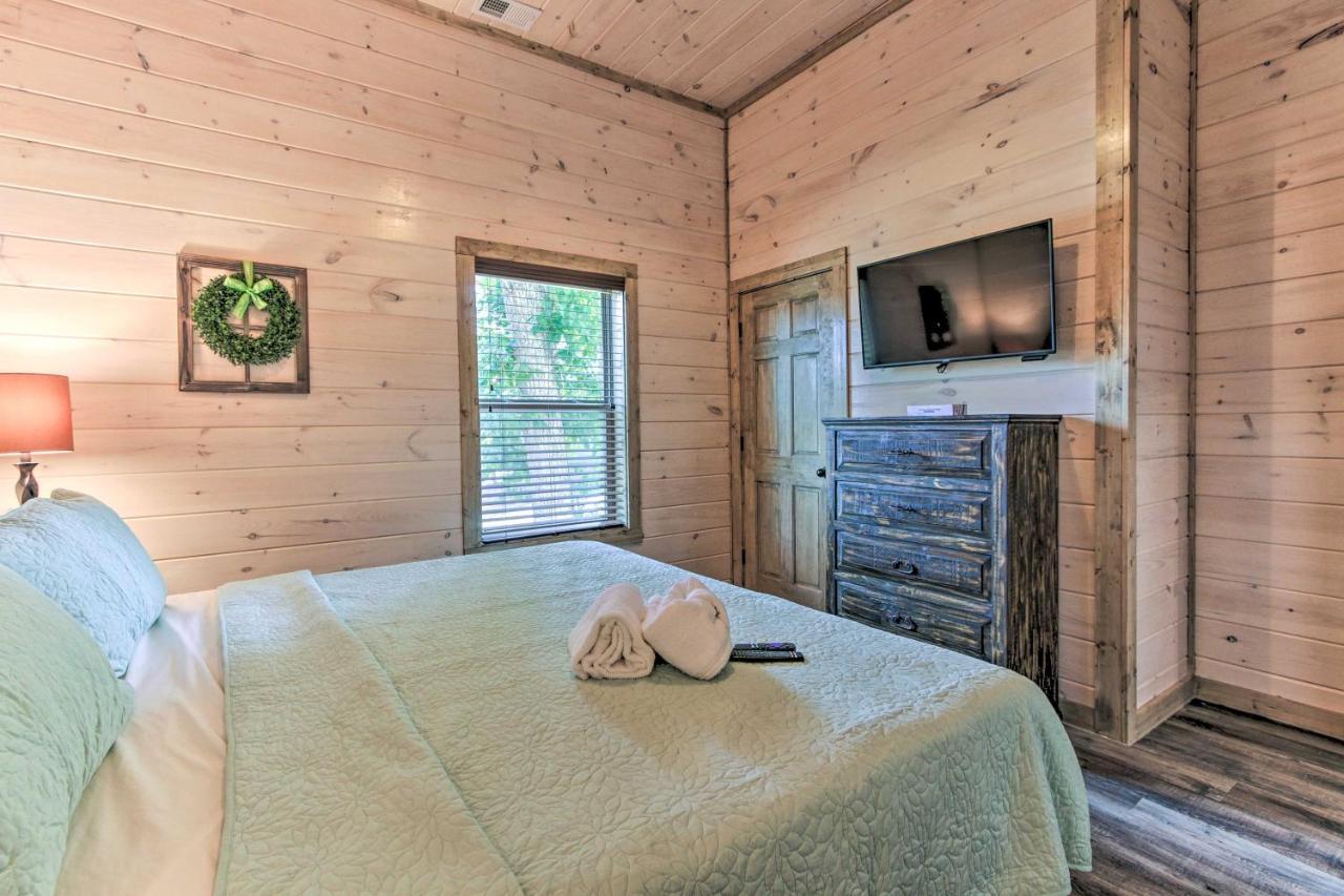 Holiday home 'madison Bear Garden' 7bdr W/hot Tub + Pool Access Pigeon Forge