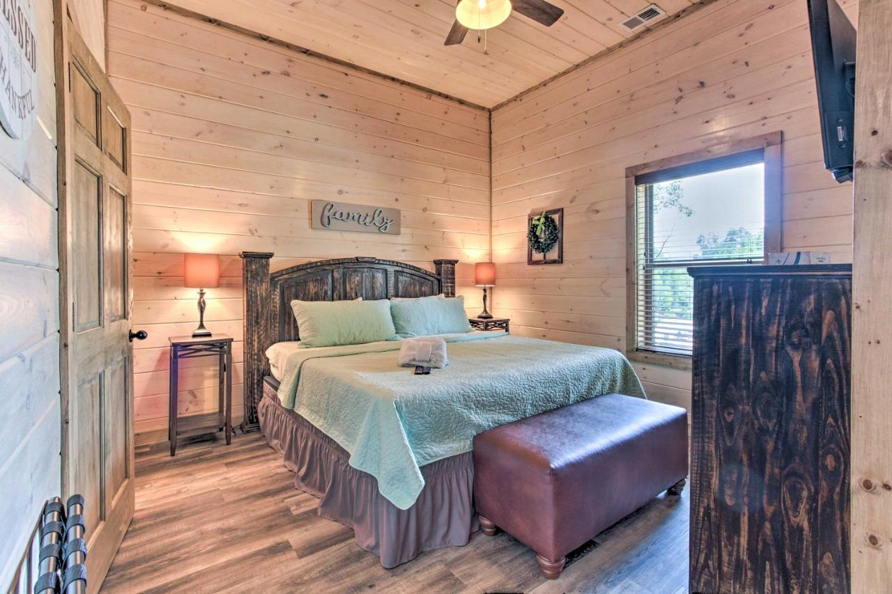 Holiday home 'madison Bear Garden' 7bdr W/hot Tub + Pool Access *