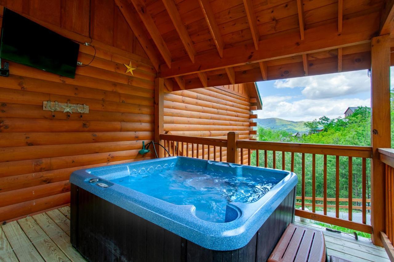 Poolin Around With Private Hot Tub And Indoor Pool Pigeon Forge