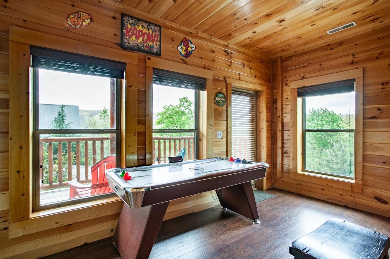 Poolin Around With Private Hot Tub And Indoor Pool