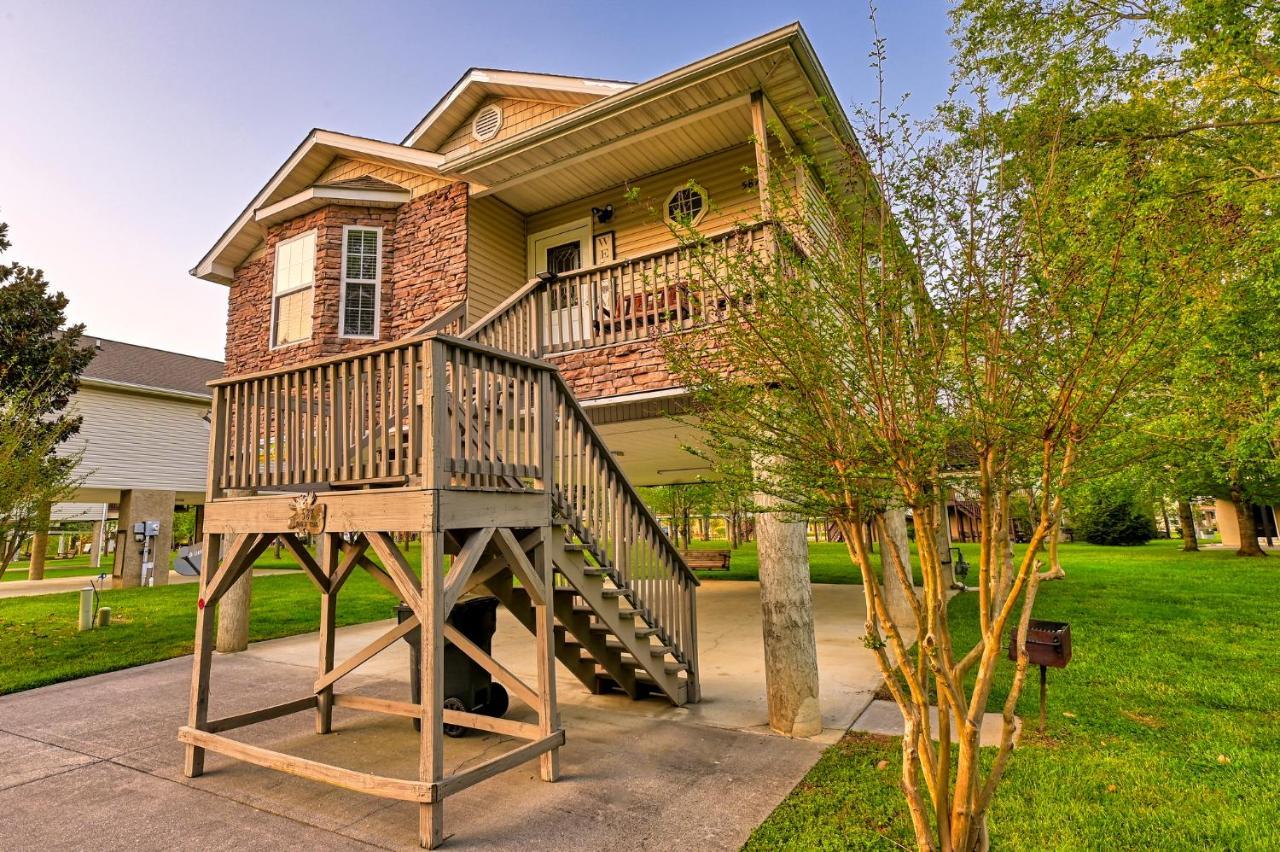 Holiday home High N Dry-quiet River Access Neighborhood, 1 Mile To Parkway, 5 Miles To Dollywood!