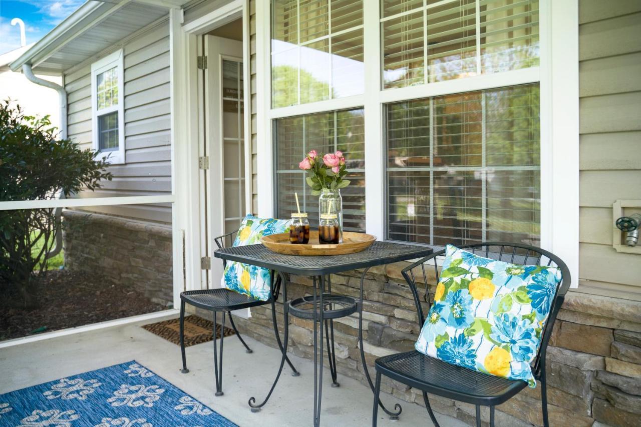 Holiday home Luxe Quiet Townhouse W/parking/pool/by Dollywood *