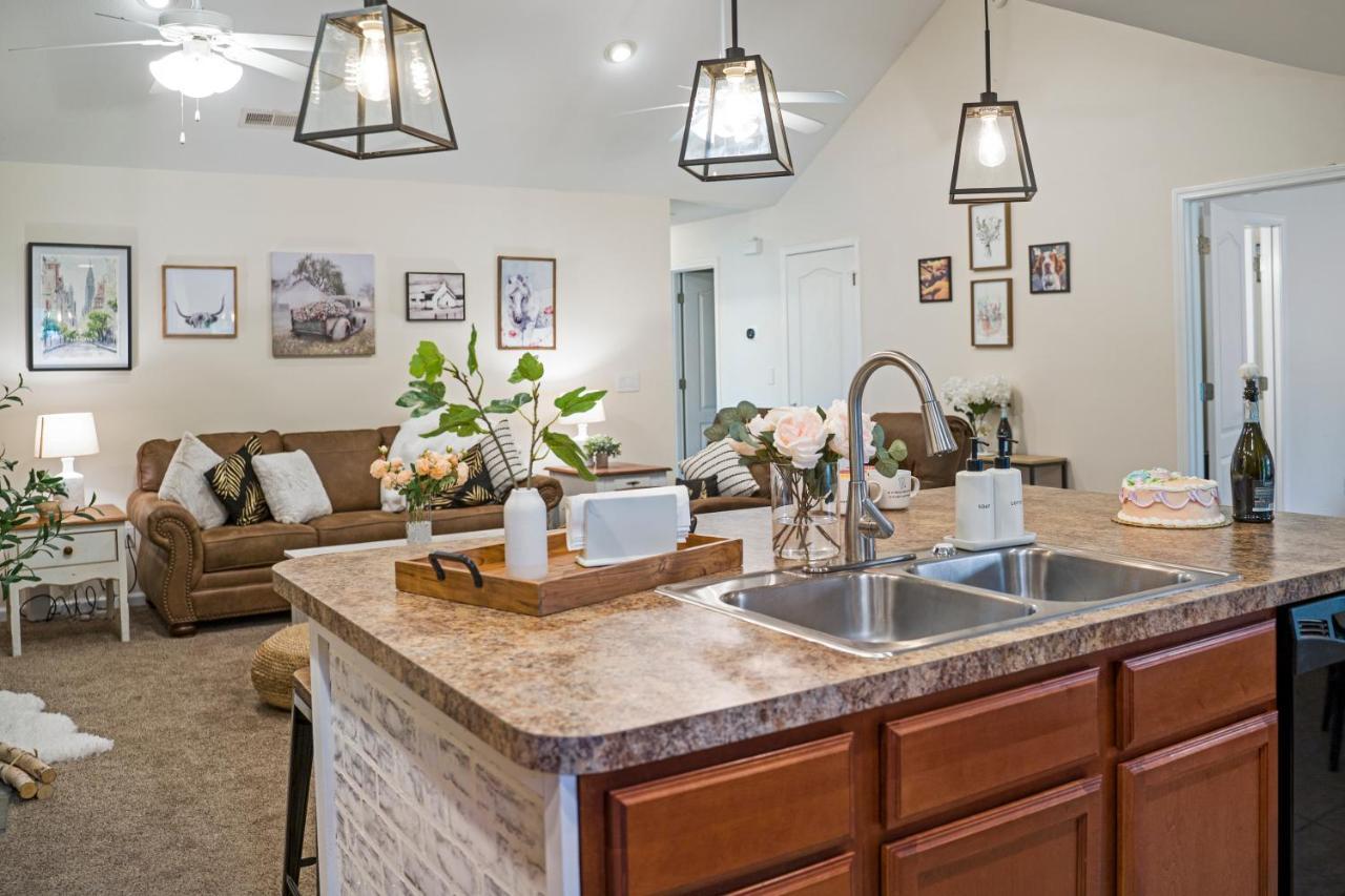 Luxe Quiet Townhouse W/parking/pool/by Dollywood Pigeon Forge