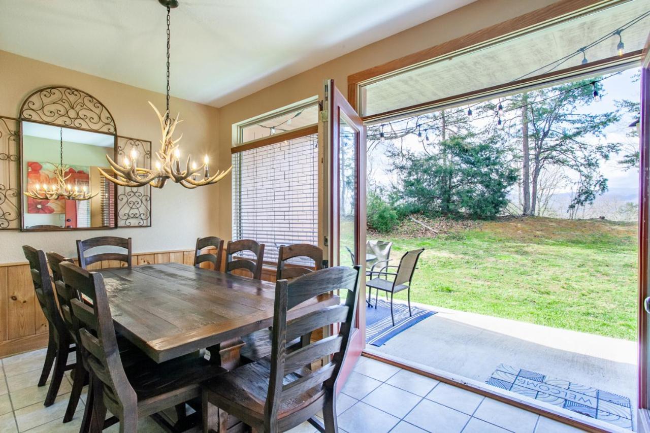 Higher Ground With Mountain And Golf View Holiday home