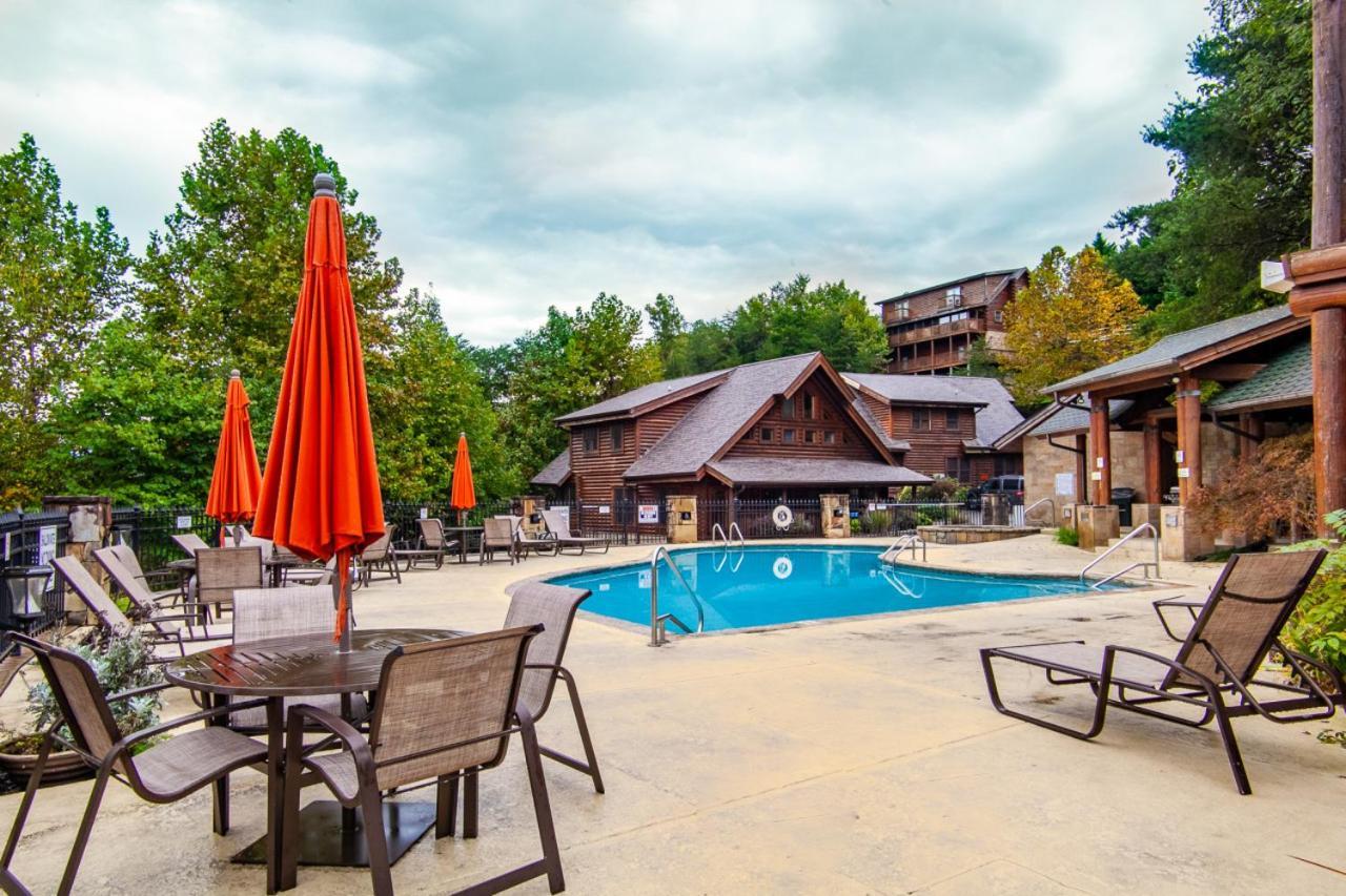 Higher Ground With Mountain And Golf View Holiday home Pigeon Forge