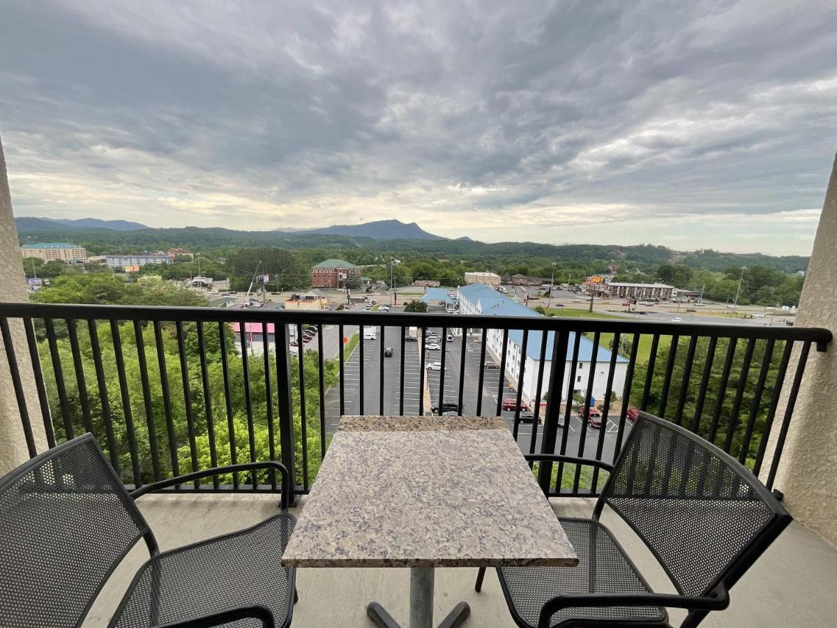 Apartment A Bear's Hibernation Pigeon Forge