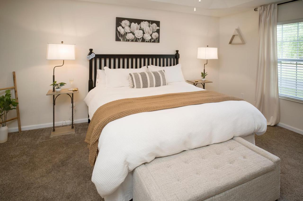 Luxe Quiet Townhouse W/parking/pool/by Dollywood *