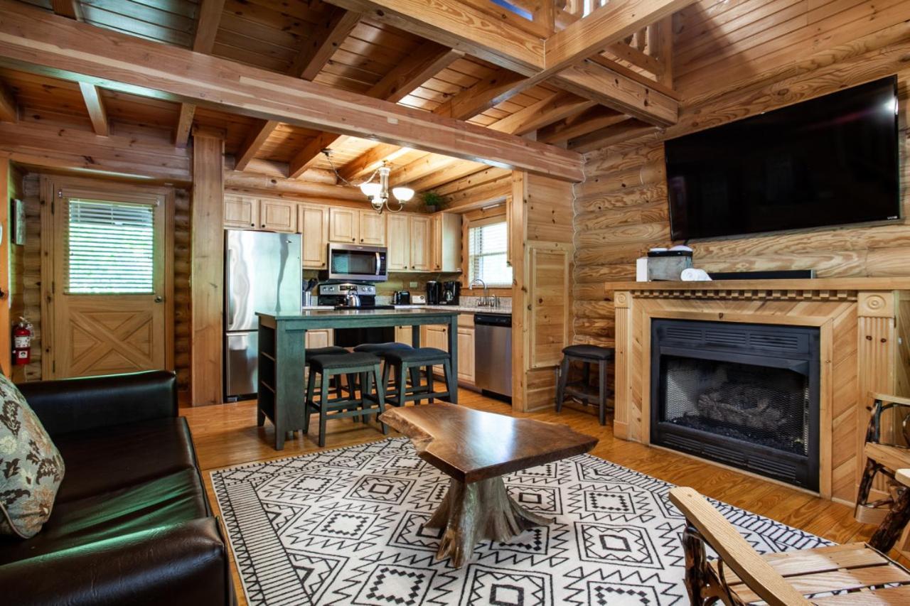 The Alpenhaus Hot Tub Game And Fireplace *