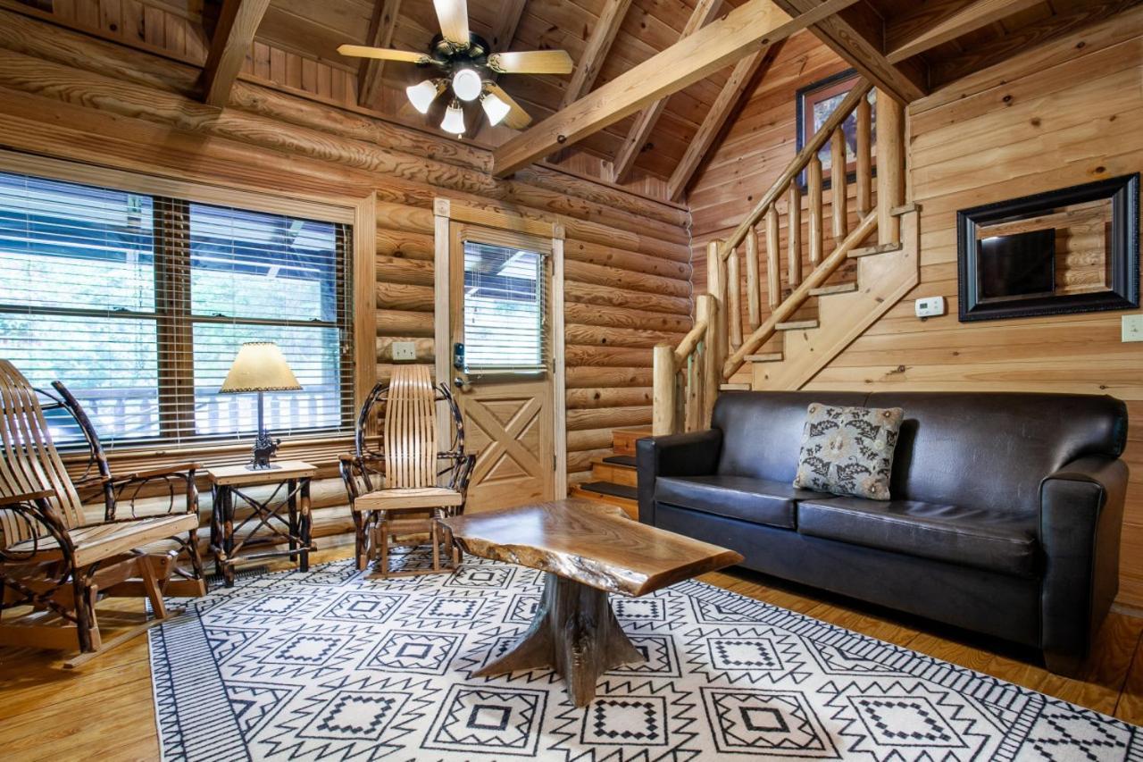 The Alpenhaus Hot Tub Game And Fireplace Holiday home Pigeon Forge