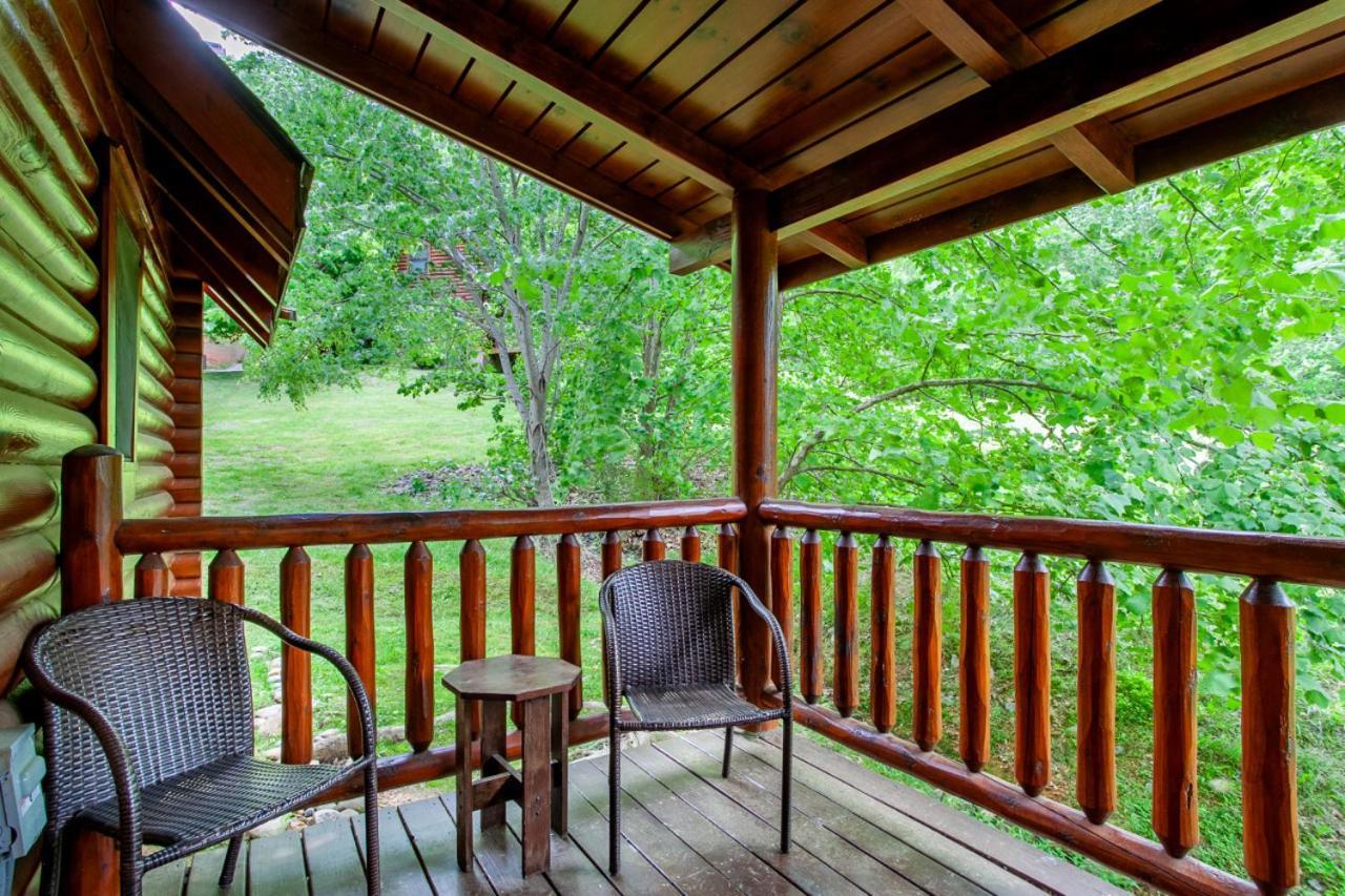 The Alpenhaus Hot Tub Game And Fireplace