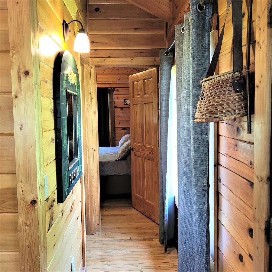 Holiday home Skinny Dippin'-river Front- Free Tickets-dog Friendly *