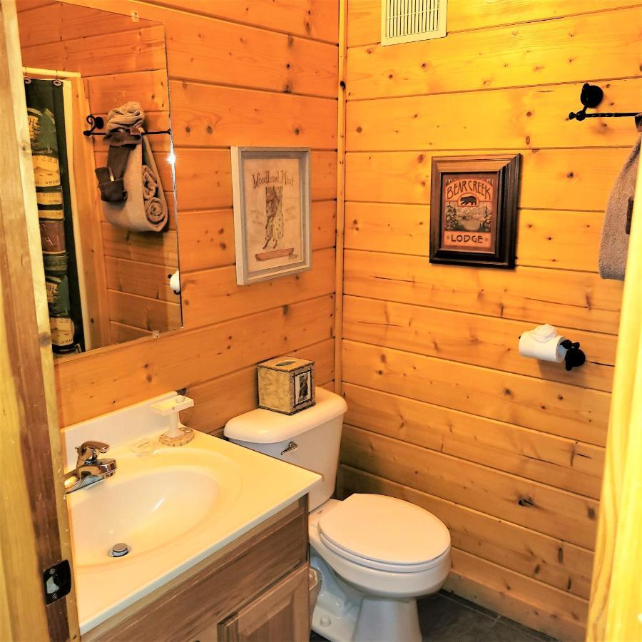Holiday home Skinny Dippin'-river Front- Free Tickets-dog Friendly