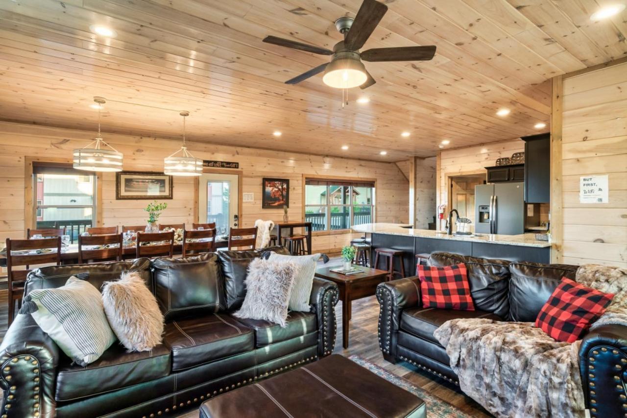 Spring Sale! 6br,theater,hottub,game,pet Friendly Holiday home *