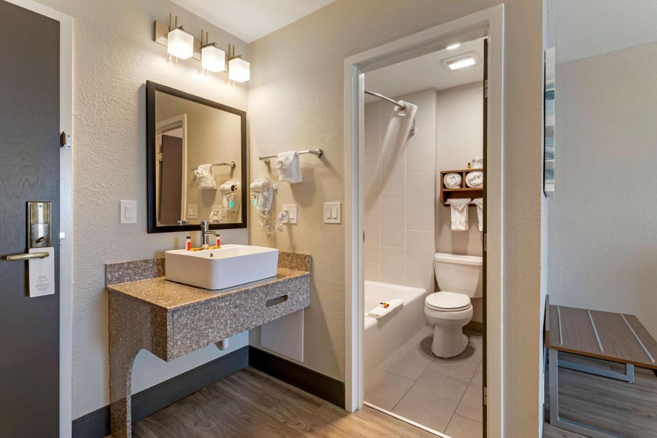 Leblanc Western Signature Collection Hotel Pigeon Forge
