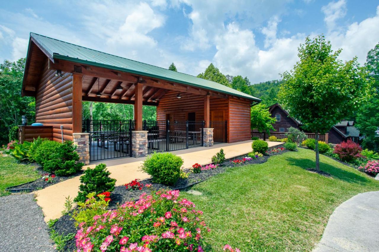 The Alpenhaus Hot Tub Game And Fireplace