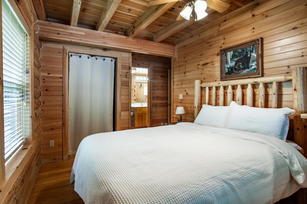 Holiday home The Alpenhaus Hot Tub Game And Fireplace Pigeon Forge