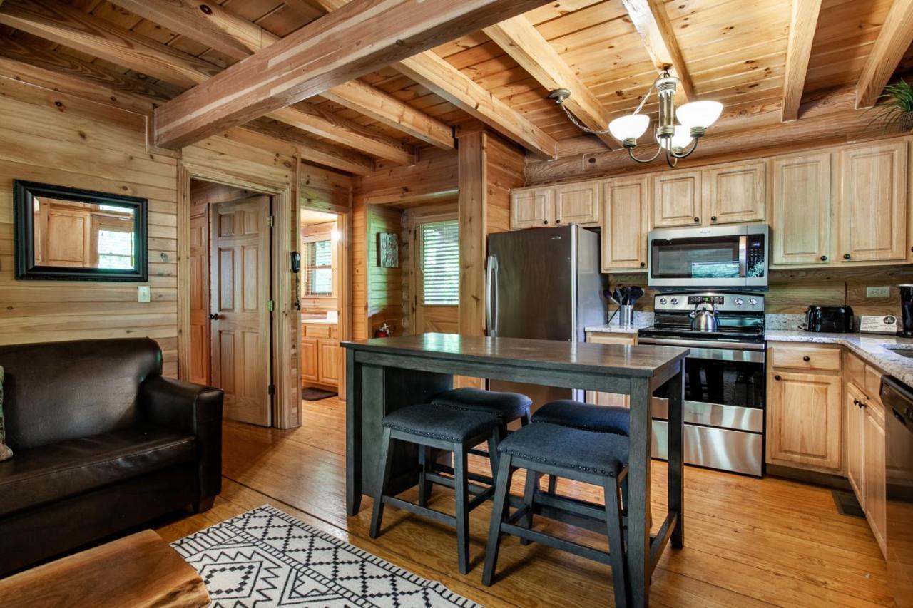 The Alpenhaus Hot Tub Game And Fireplace