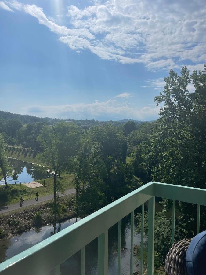 River Place #605 2bd *