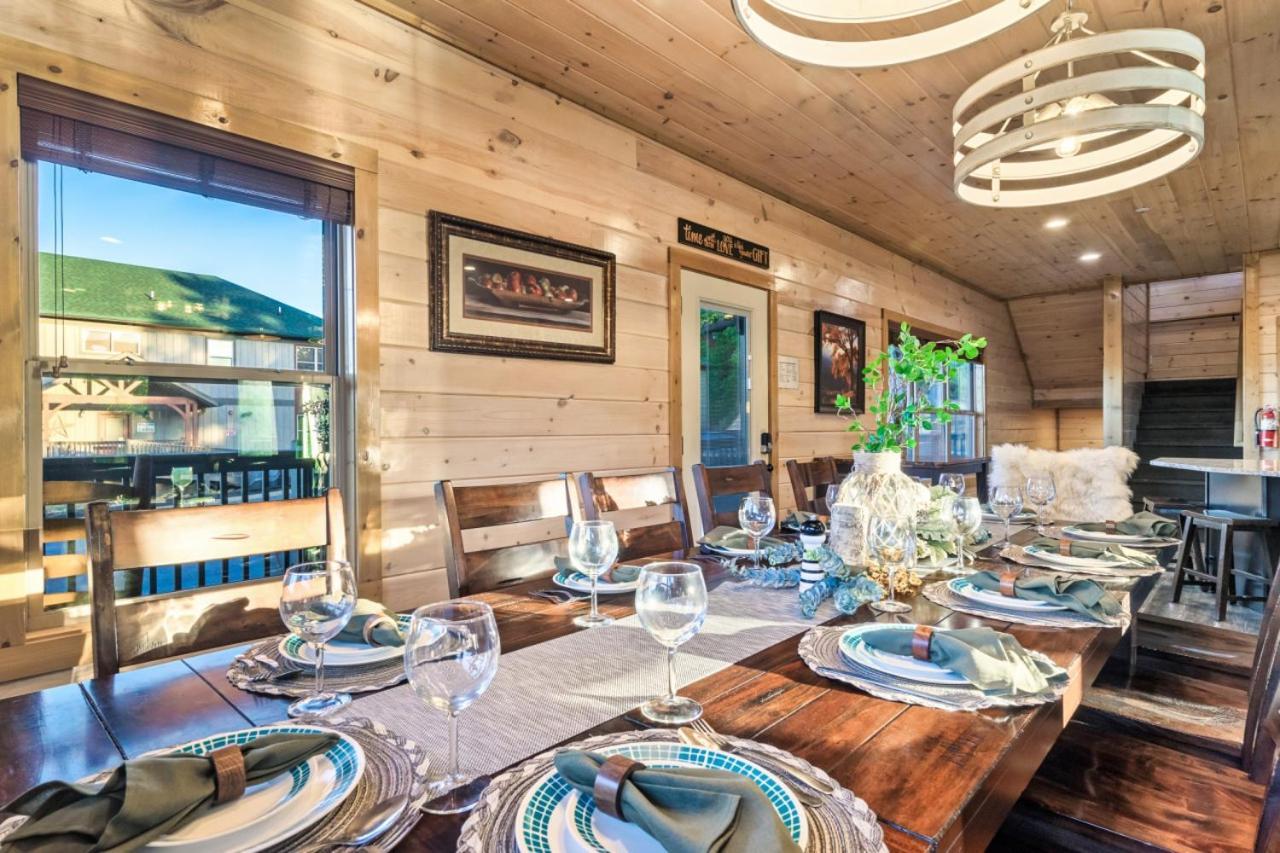 Spring Sale! 6br,theater,hottub,game,pet Friendly Holiday home