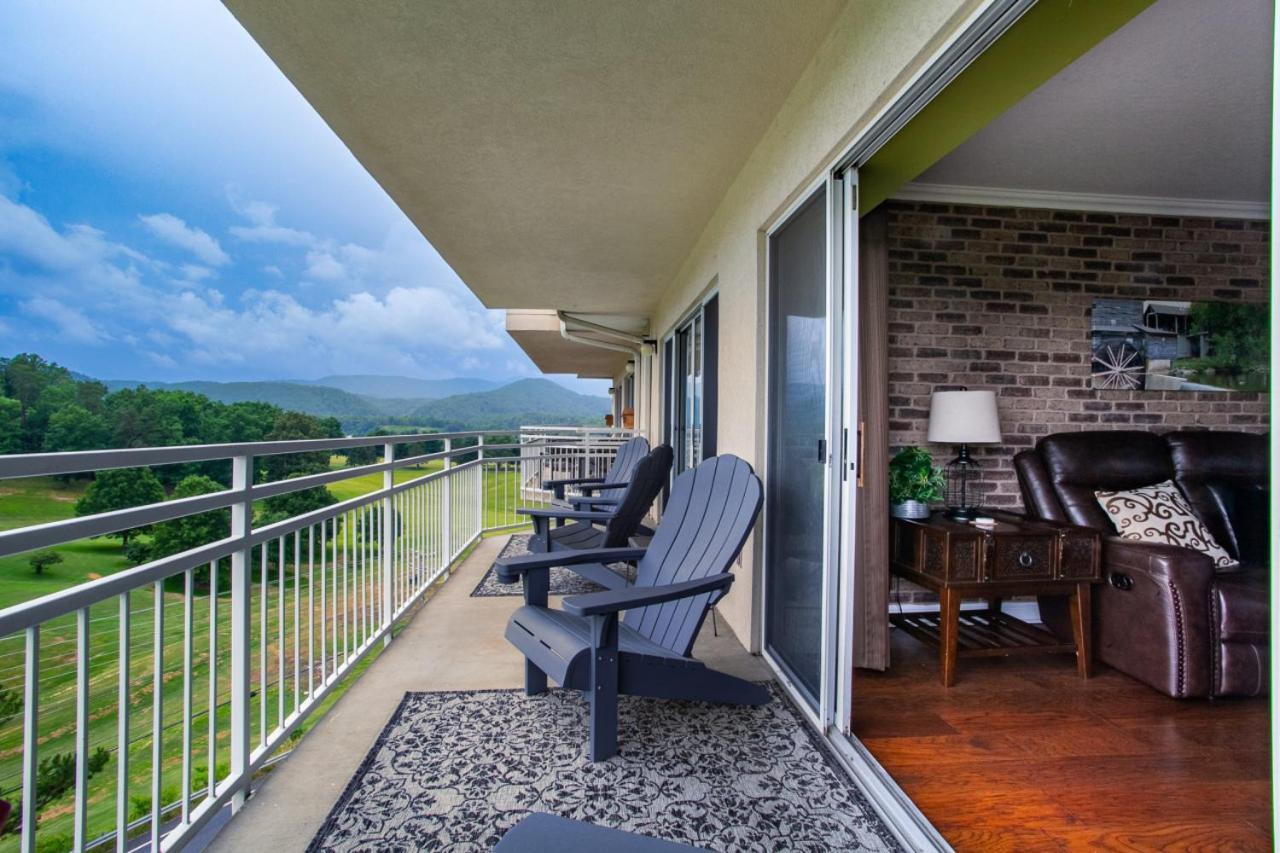 Penthouse Paradise - Fireplace And Mountain View