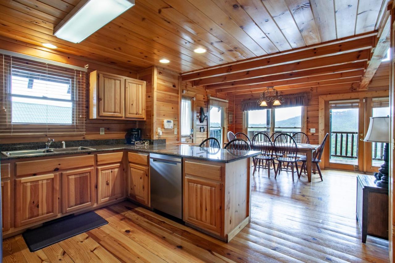 Rocky Retreat - Mtnview,communitypool,theaterroom *