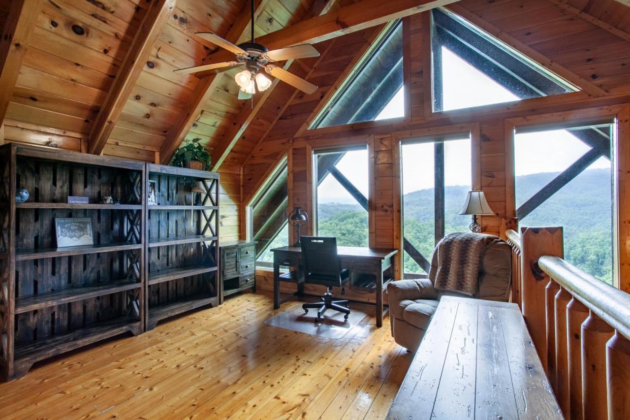 Holiday home Rocky Retreat - Mtnview,communitypool,theaterroom