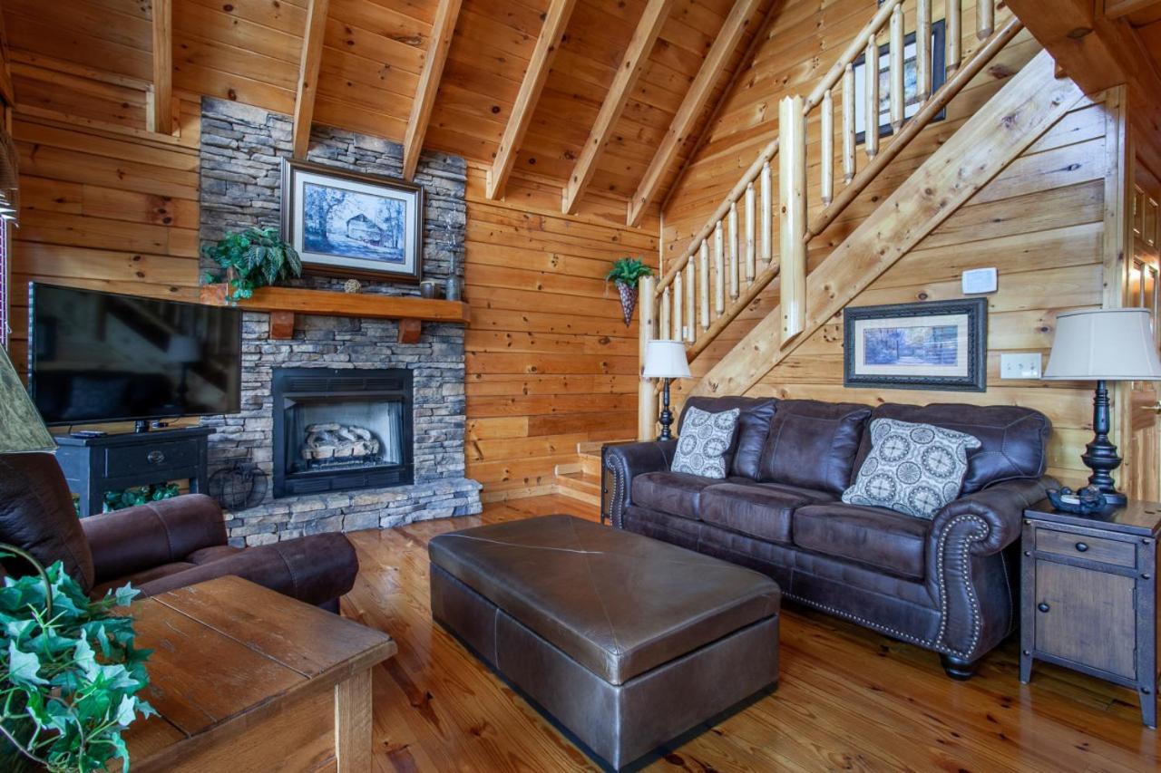 Rocky Retreat - Mtnview,communitypool,theaterroom Pigeon Forge
