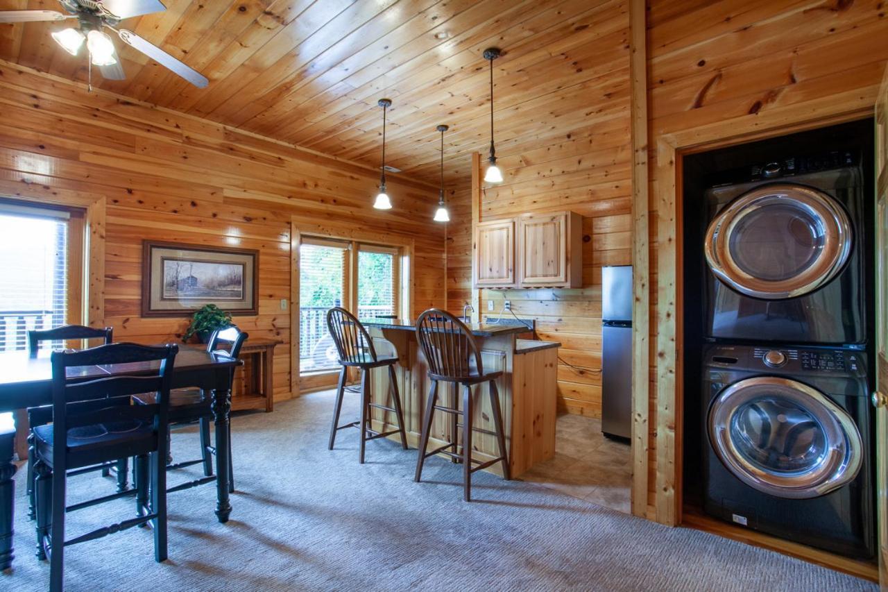 Holiday home Rocky Retreat - Mtnview,communitypool,theaterroom Pigeon Forge
