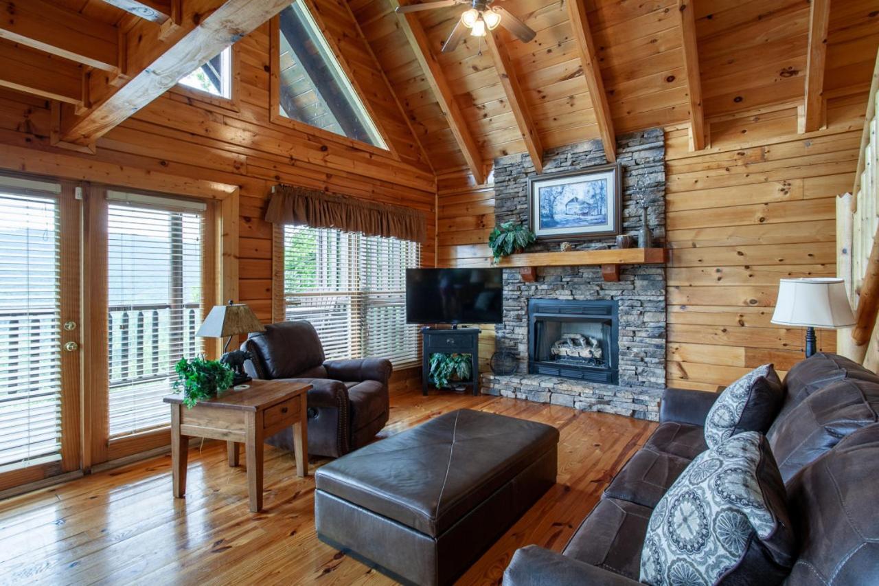 Rocky Retreat - Mtnview,communitypool,theaterroom * Pigeon Forge