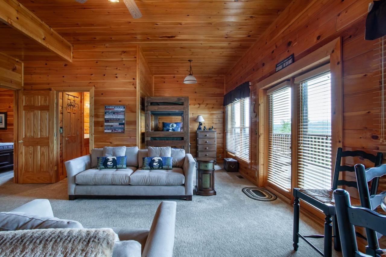 Holiday home Rocky Retreat - Mtnview,communitypool,theaterroom Pigeon Forge