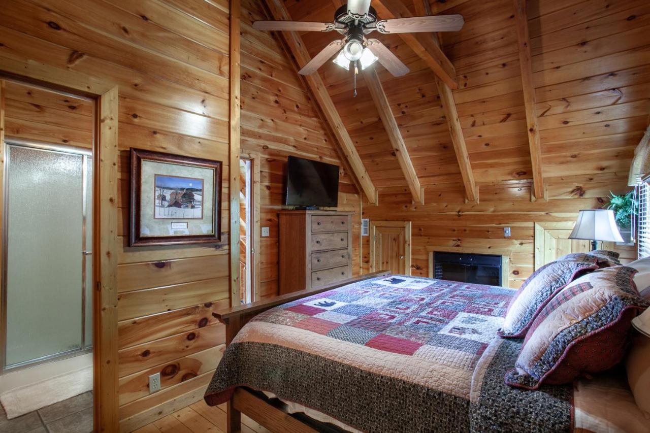 Rocky Retreat - Mtnview,communitypool,theaterroom Pigeon Forge