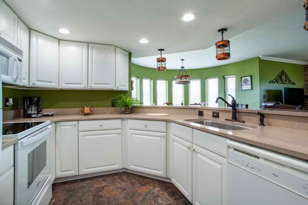 Penthouse Paradise - Fireplace And Mountain View Holiday home Pigeon Forge