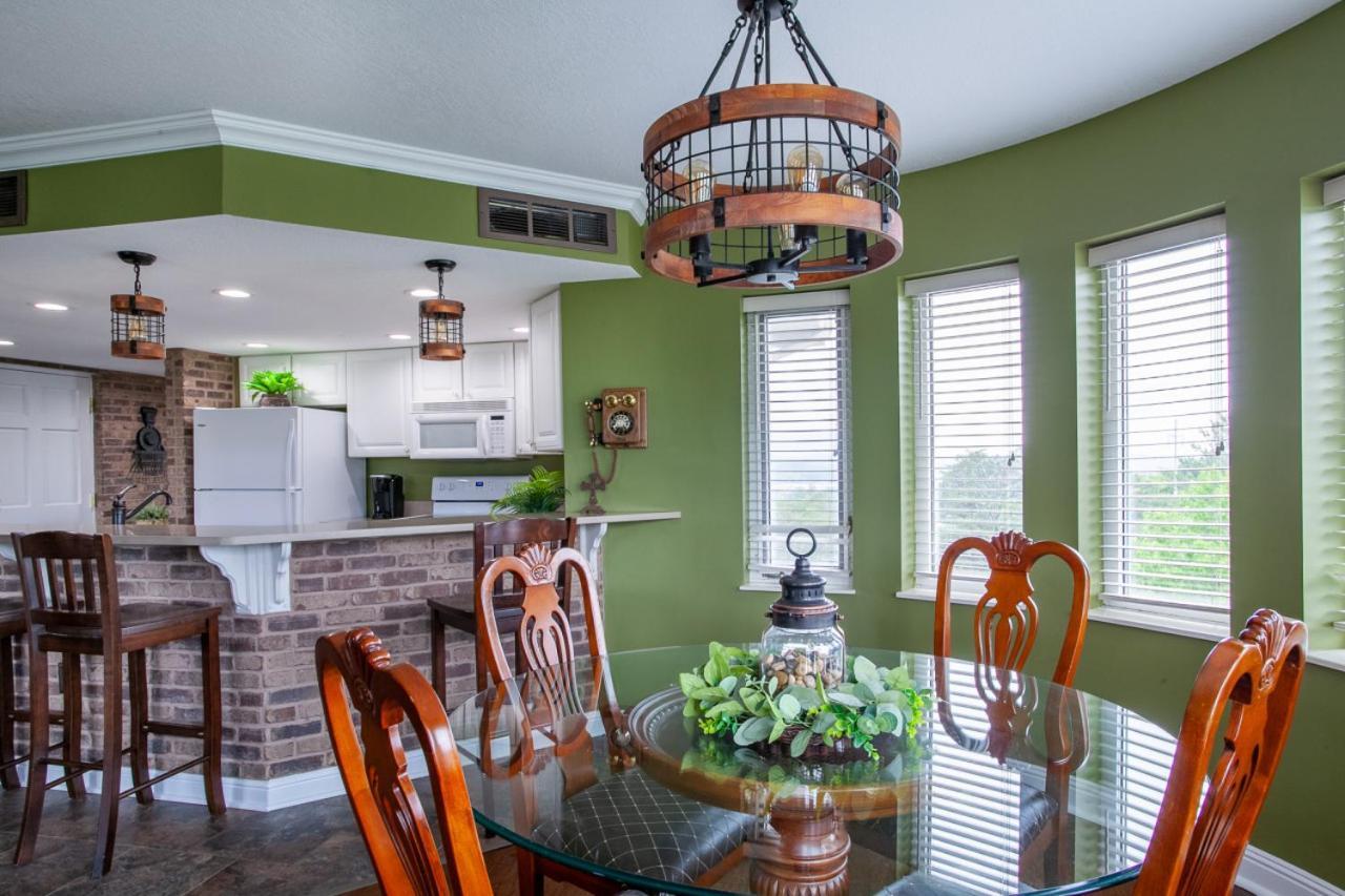 Penthouse Paradise - Fireplace And Mountain View Holiday home Pigeon Forge