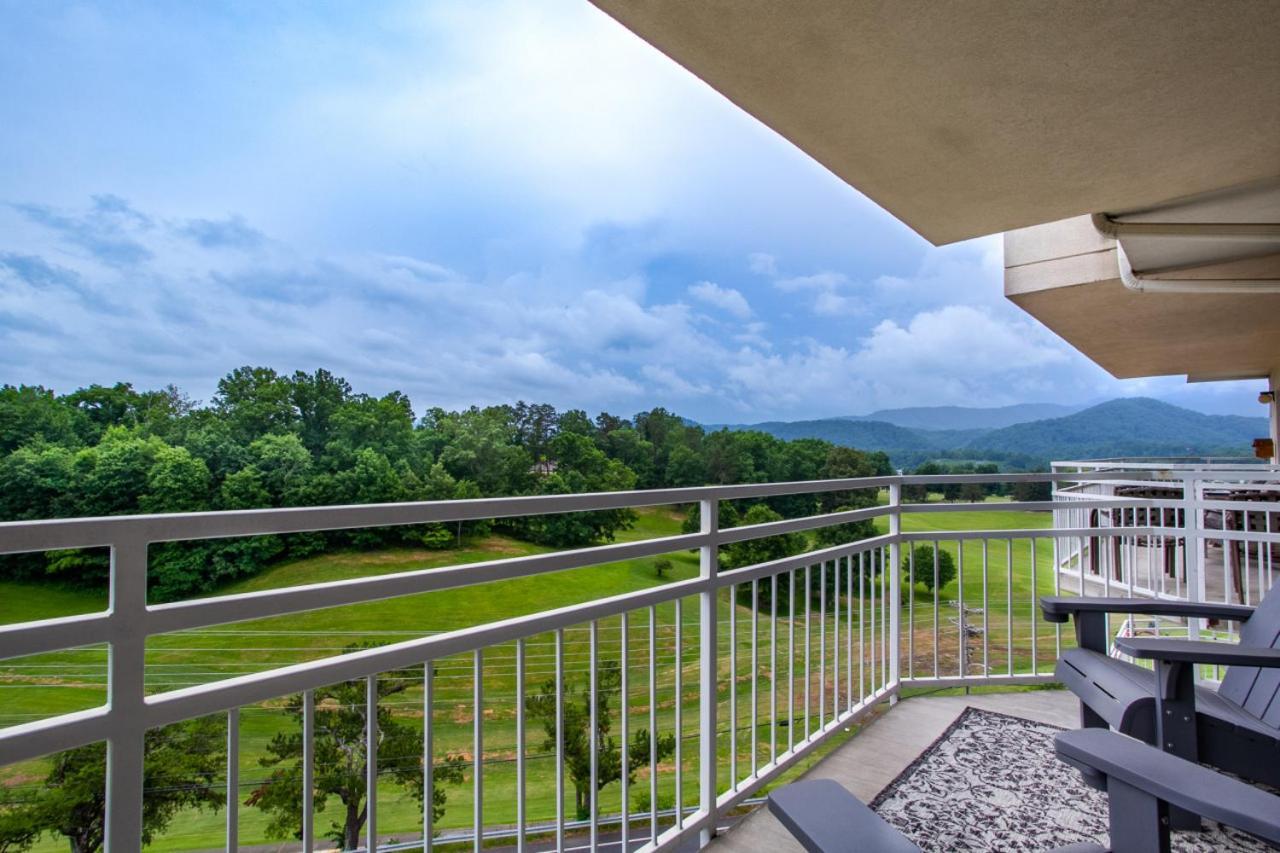 Penthouse Paradise - Fireplace And Mountain View