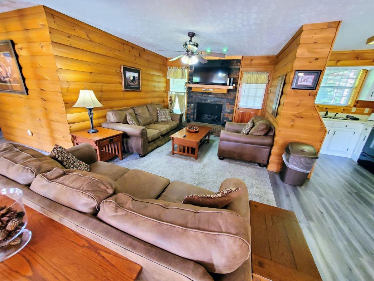 Chalet Hoot N Holler