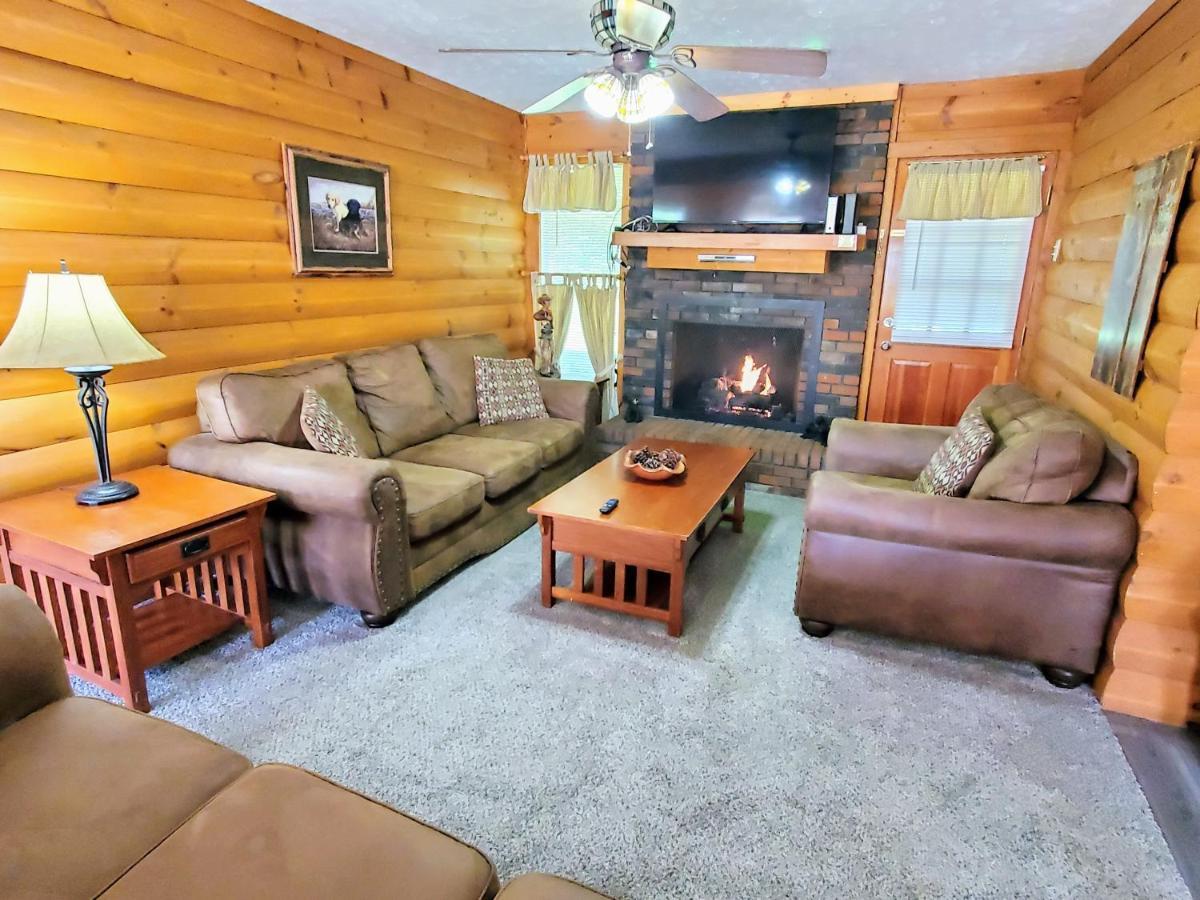Chalet Hoot N Holler