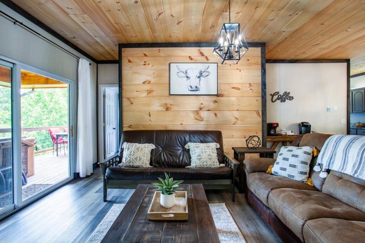 Holiday home Pine Cove - Hot Tub, Game Room, Theater