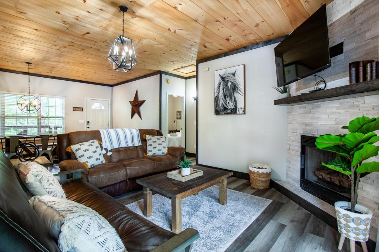 Pine Cove - Hot Tub, Game Room, Theater *