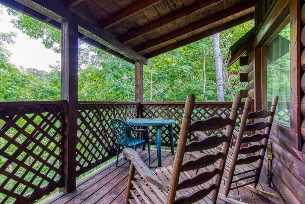 Forever Yours, Hot Tub, 1089 Of Free Attraction Tickets For Each Paid Day, Dollywood And
