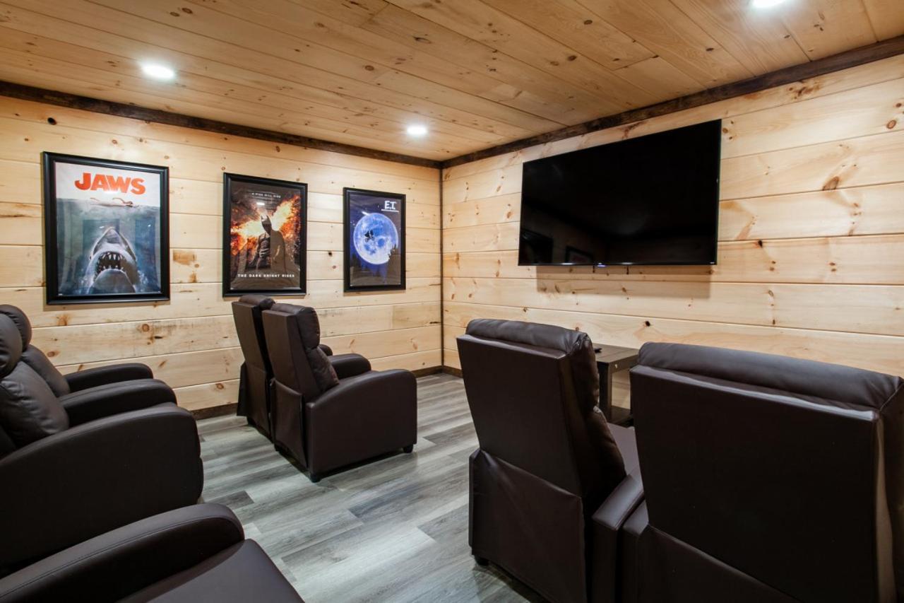 Holiday home Pine Cove - Hot Tub, Game Room, Theater Pigeon Forge