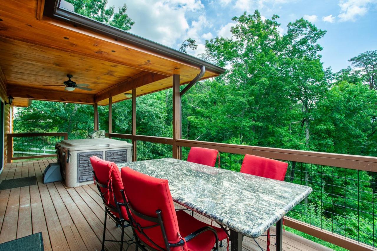 Holiday home Pine Cove - Hot Tub, Game Room, Theater