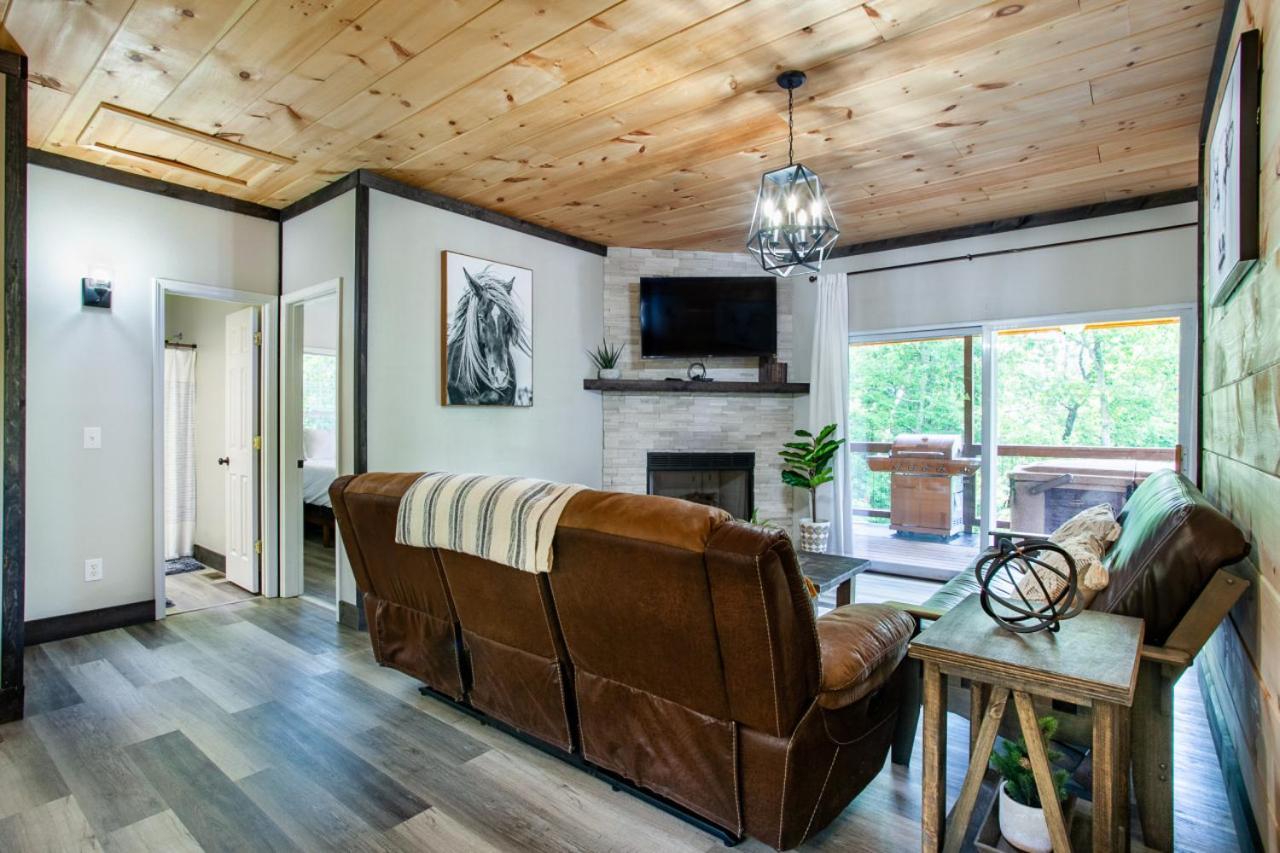 Holiday home Pine Cove - Hot Tub, Game Room, Theater *