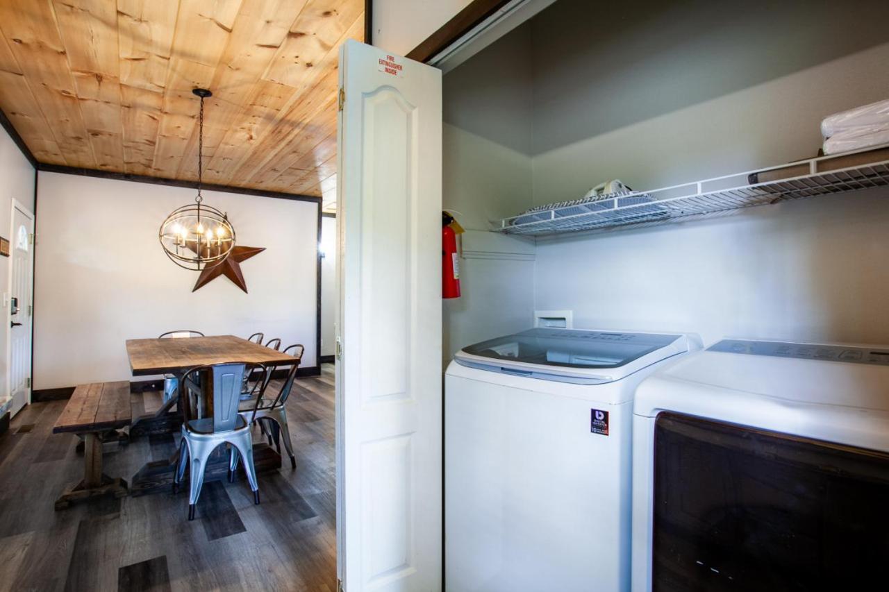 Pine Cove - Hot Tub, Game Room, Theater Holiday home
