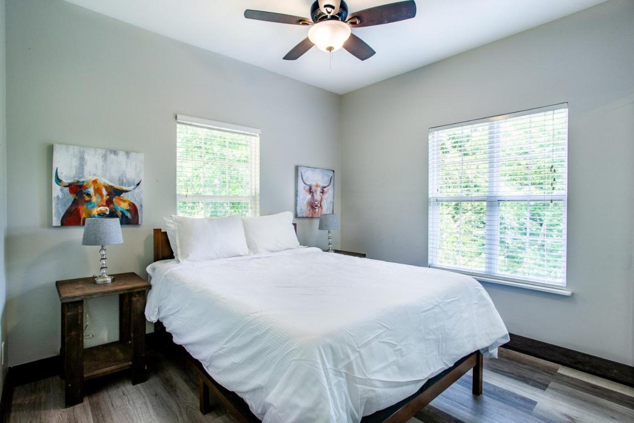 Holiday home Pine Cove - Hot Tub, Game Room, Theater *